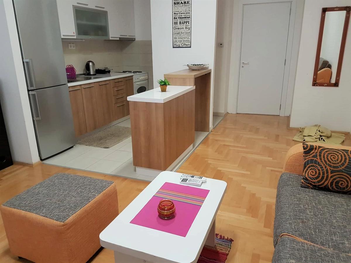 Regina'S Apartments Skopje Luaran gambar