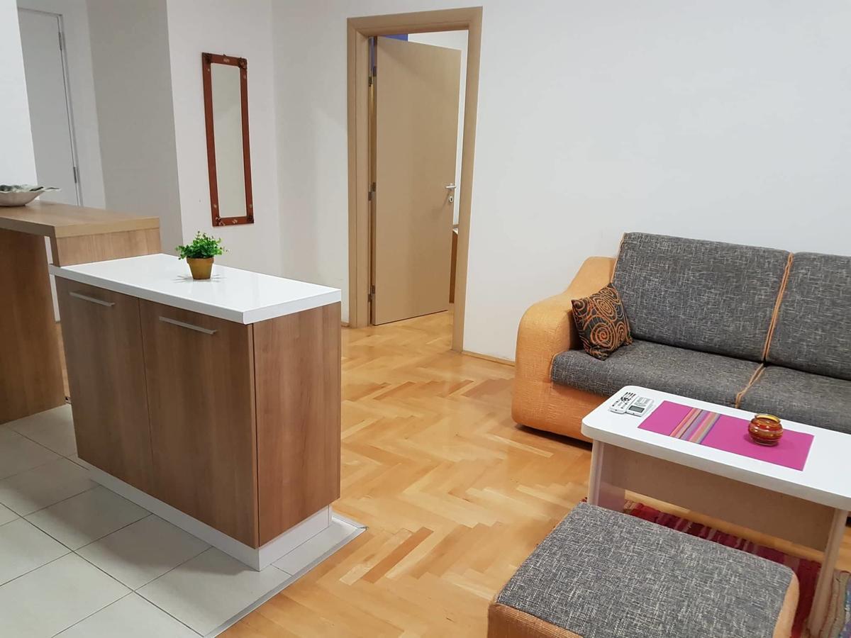 Regina'S Apartments Skopje Luaran gambar